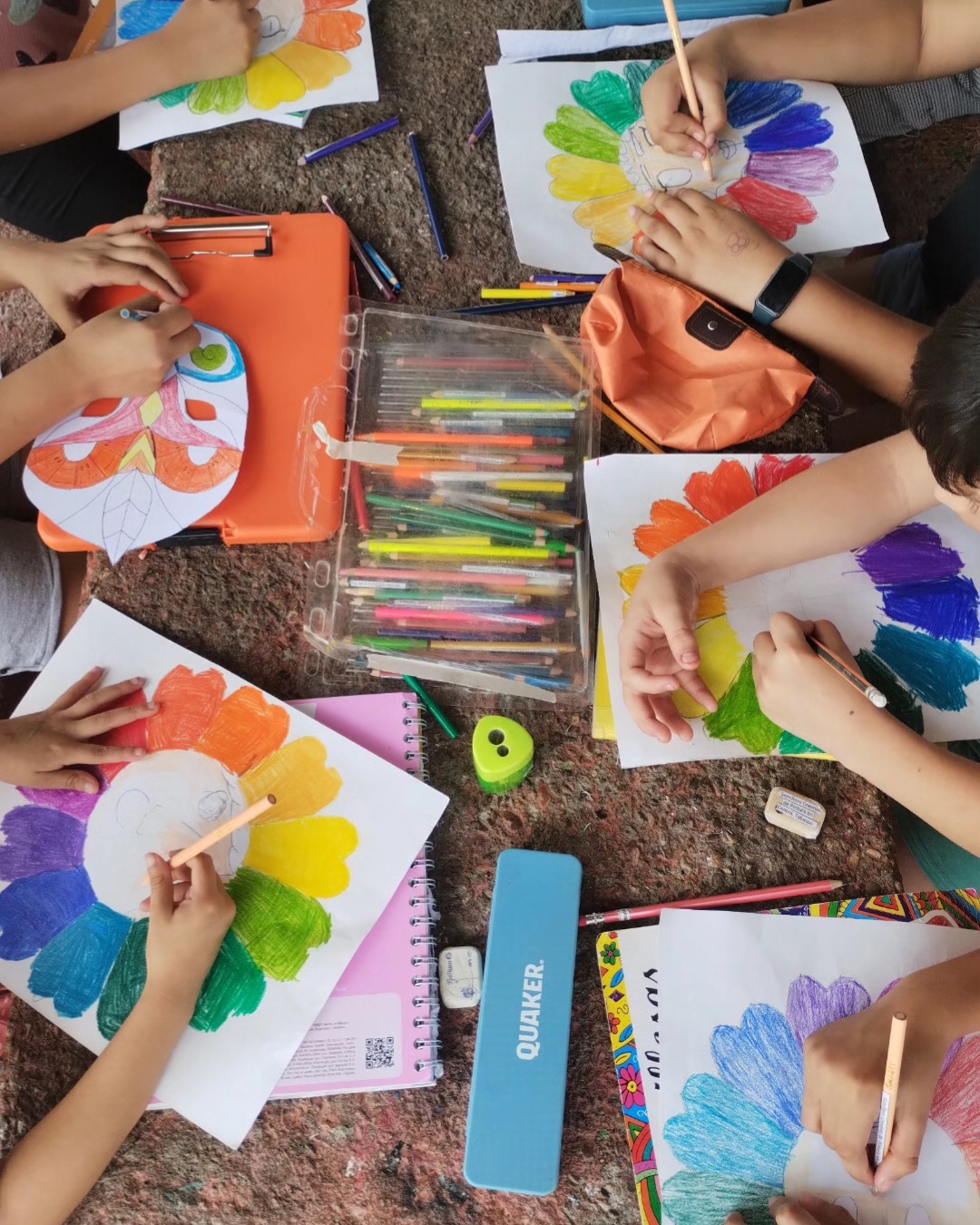 Actividad Cultural Comunitaria: Huella Comunitaria: Mural "Memorias de Gaviotas"