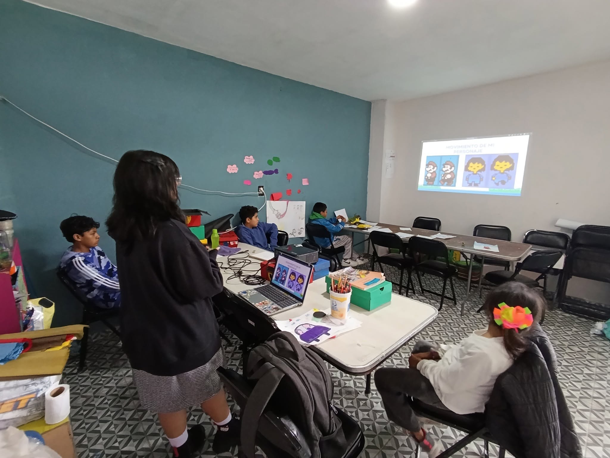 Actividad Cultural Comunitaria: Proyección del cortometraje "Mujer de Barro"