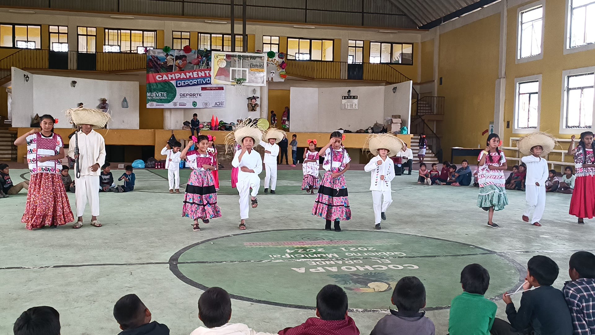 Actividad Cultural Comunitaria: Verbena alegre de la Independencia