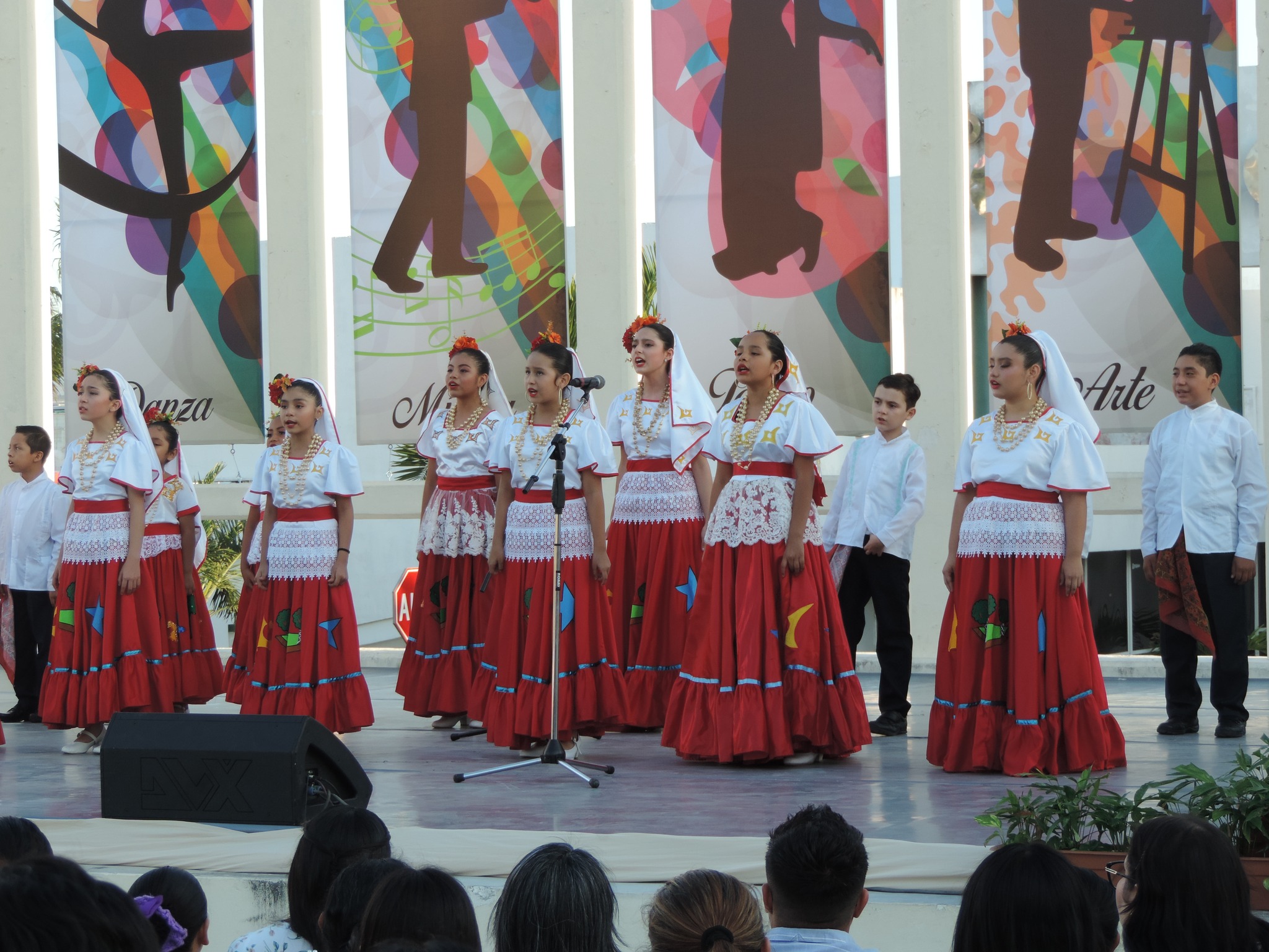 Actividad Cultural Comunitaria: Concierto del Día de las Madres