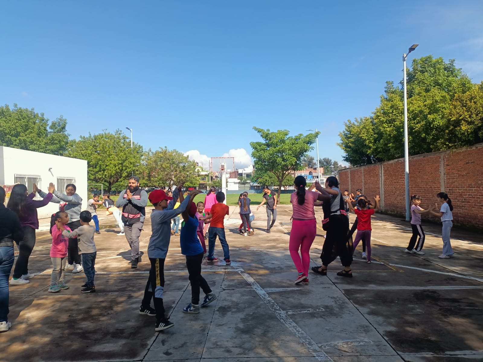 Actividad Cultural Comunitaria: Convite cultural en el Centro de Desarrollo Comunitario de Valencia, Zamora, Michoacán