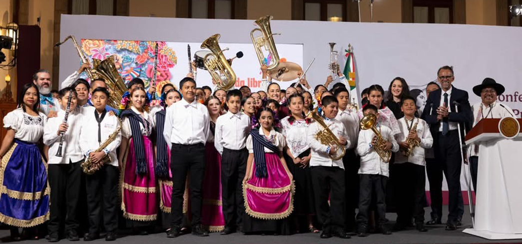 Actividad Cultural Comunitaria: Fiesta de Culturas Comunitarias, "Yoltlajtoli: Voces Vivas"