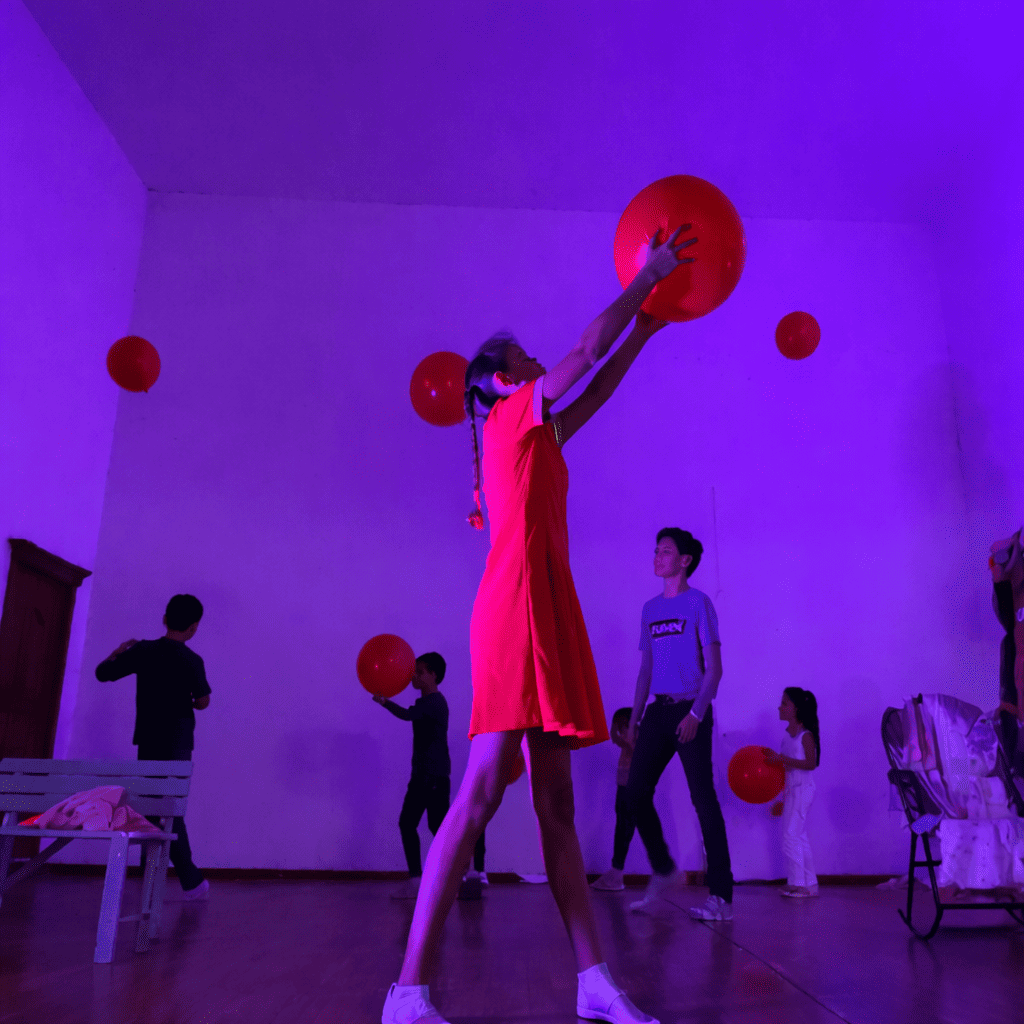 Actividad Cultural Comunitaria: Aventuras sobre el Escenario