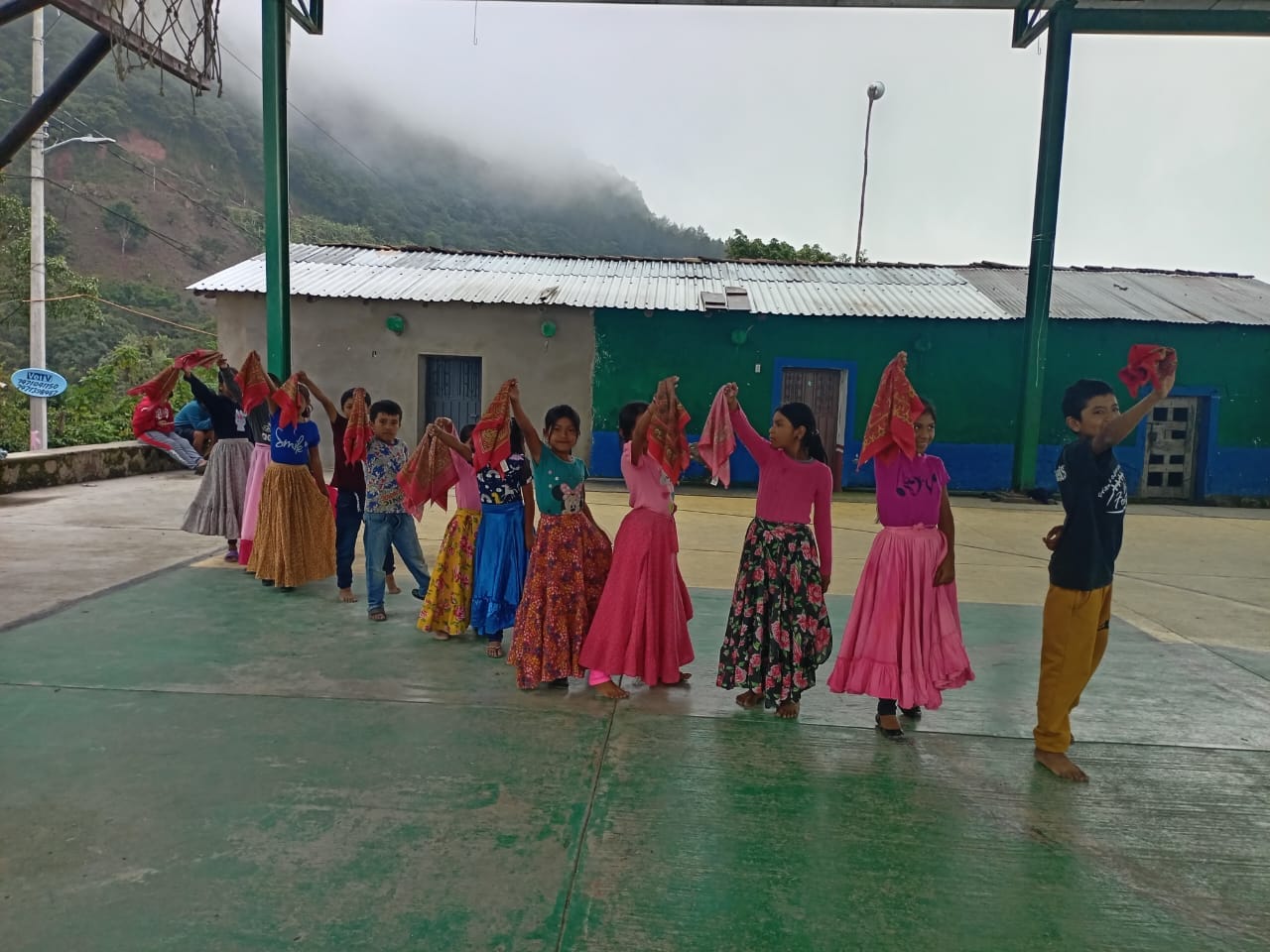 Actividad Cultural Comunitaria: Festejando a Mamá