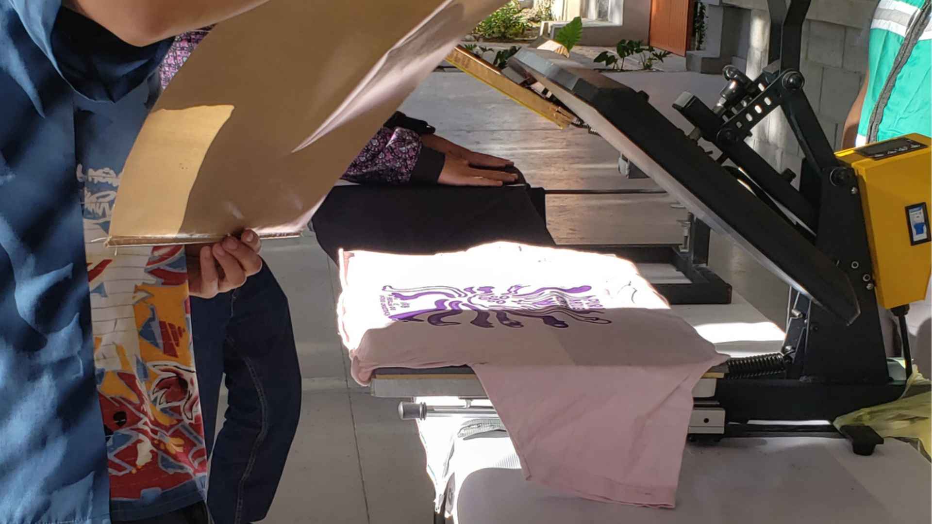 Actividad Cultural Comunitaria: Taller libre de serigrafía