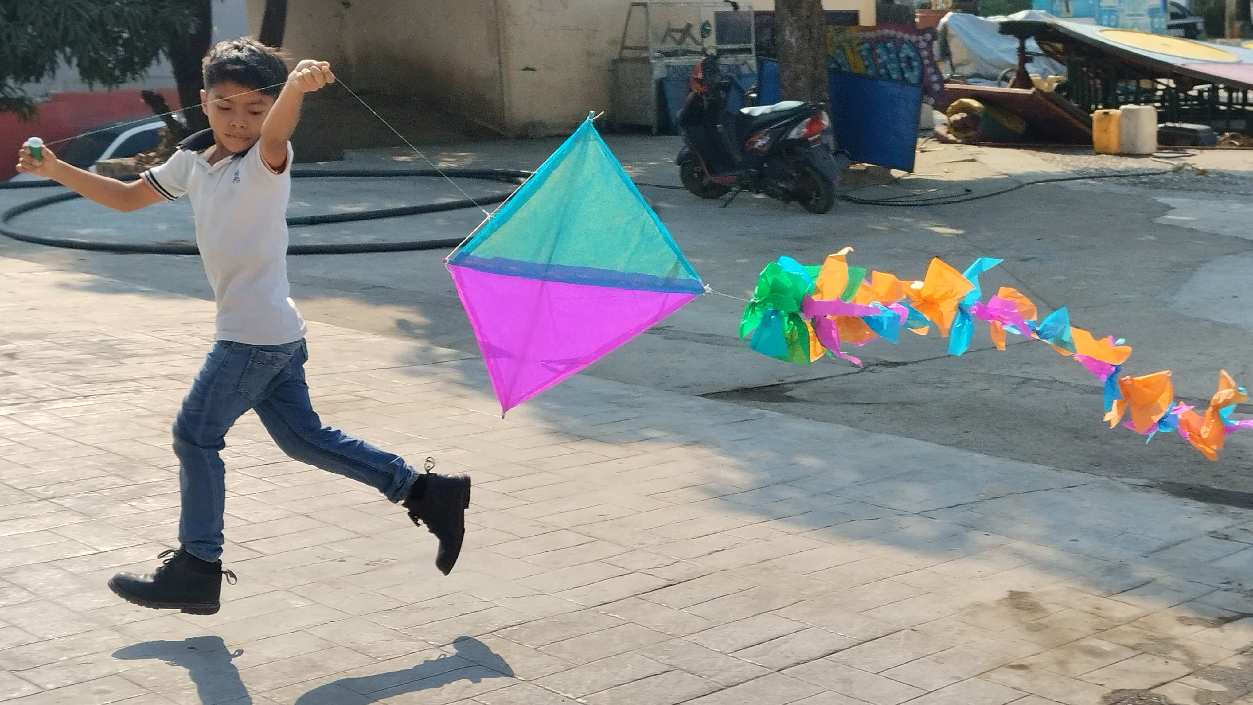 Actividad Cultural Comunitaria: Día de los niños y las niñas: juguemos a pintar y modelar