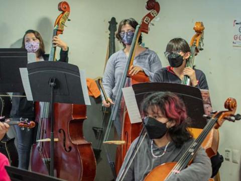 Semillero Creativo de Ensamble comunitario de cuerdas y percusión 